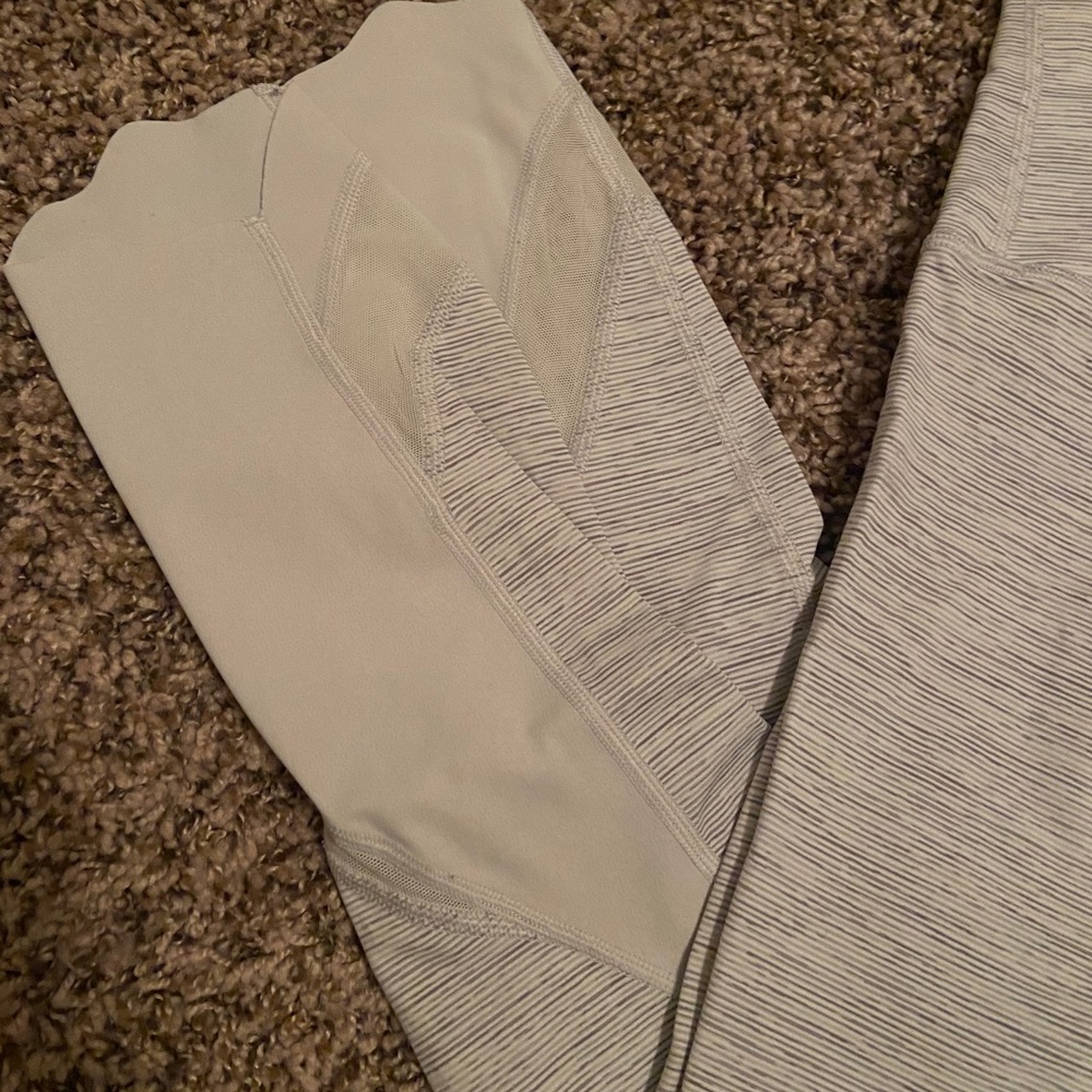 Lululemon wee from space scalloped legging - Picture 2 of 2